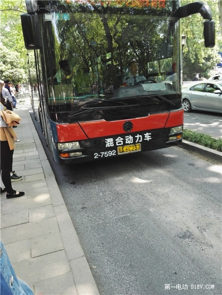 电动公交遍地开花，看北京电动车主另眼游杭州 