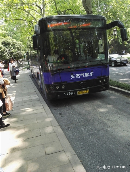 電動(dòng)公交遍地開花，看北京電動(dòng)車主另眼游杭州 