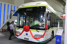 正式更名為揚(yáng)子江汽車集團(tuán)  第二代在線充公交亮相北京道路運(yùn)輸展