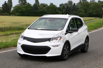 10月亮相 曝欧宝纯电动车Ampera-e谍照