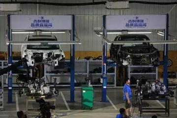 吉利博瑞拆车秀引争议，中国汽车站在未来门口如何逆袭