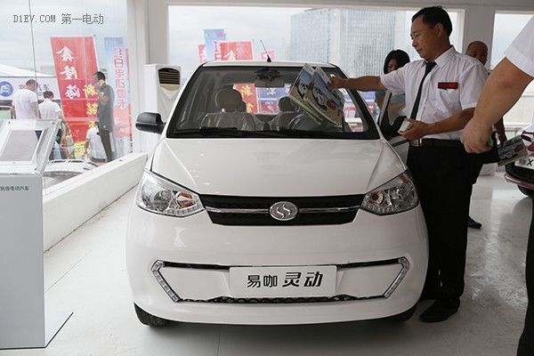 易咖攜全系車型高調(diào)亮相濟(jì)南展 四款智能純電動(dòng)微車全盤點(diǎn)