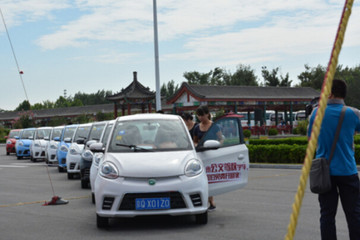 知豆纯电动汽车与北京公交驾校达成战略合作