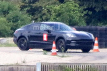外媒:保時(shí)捷神秘測(cè)試車是純電動(dòng)新SUV？