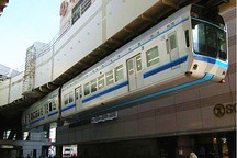 我國首列新能源懸掛式空中列車成功掛線