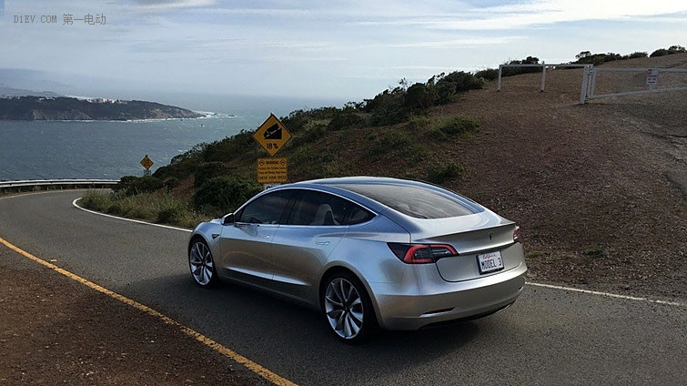 特斯拉Model 3可能会采用太阳能车顶篷技术