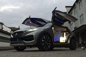 突破边界！合众智能互联新能源汽车全新亮相乌镇世界互联网大会