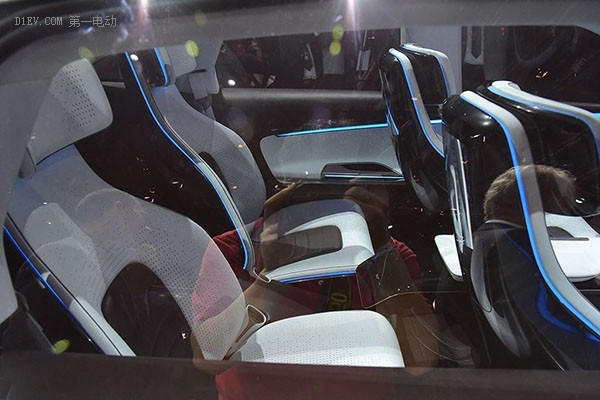 純電動(dòng)SUV 奔馳新概念車廣州車展亮相
