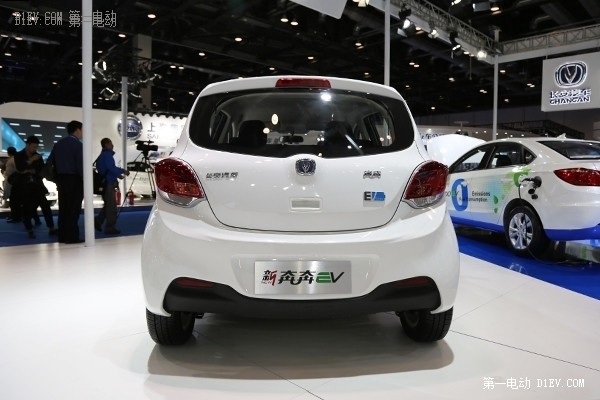 最炫酷小型電動(dòng)汽車 長(zhǎng)安奔奔EV圖解