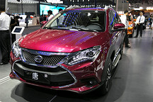 领衔新能源车界风尚  比亚迪唐赢得车展开门红