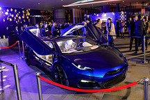 3.7秒破百 GLM-G4純電動超級跑車香港亮相