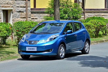 启辰晨风操控十分出色/车内乘坐舒适性到位