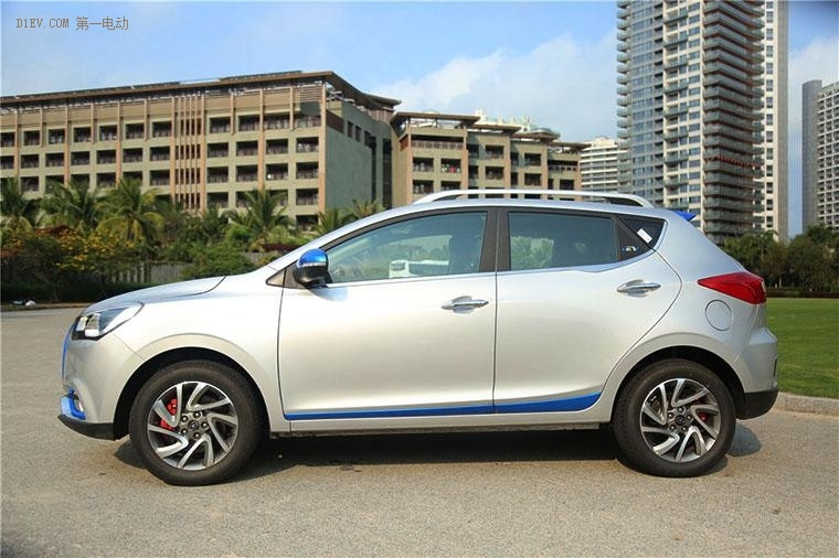 純電動SUV顏值擔當 江淮iEV6S性價比很高