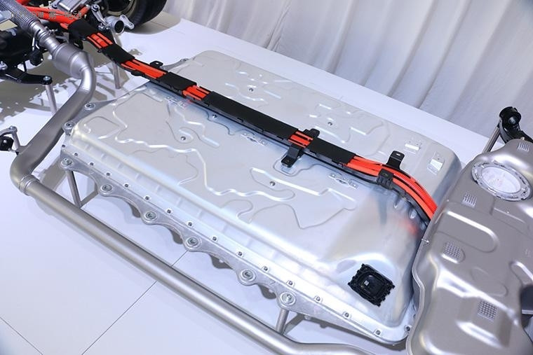 宝马X1插电混动车型预售价40万起，定金2万，本月上市