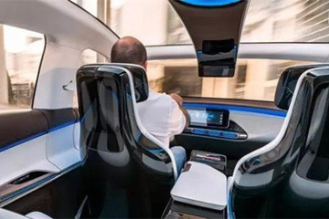 德勤报告：未来汽车出行，四种情景并存