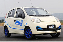 奇瑞“怒怼”奔驰：你们家EQ和我们家eＱ太像了！