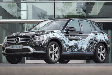 奔馳將新能源研發(fā)重心轉(zhuǎn)至純電動車型
