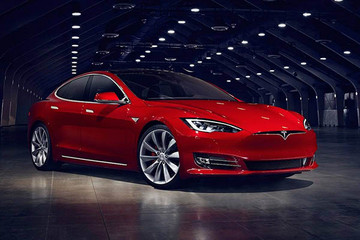 特斯拉2.0自动驾驶系统新增自动紧急制动功能 提升安全性