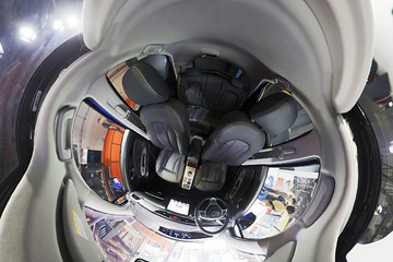 VR试 | 探秘中型纯电动SUV 云度π3全景内饰