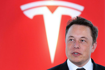 Tesla 将于 6 月发布自动驾驶系统软件更新