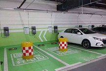 這個端午節，充電車位幾乎被汽油車完全攻占
