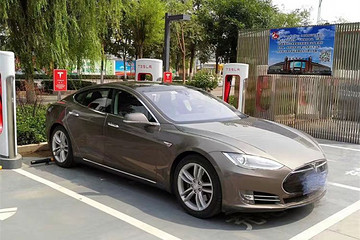 EV英雄会青海集结赛，最晚动身的特斯拉Model S 90D车主一路超充到洛阳