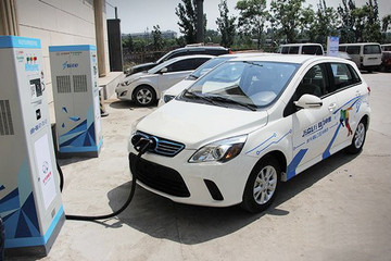 在北京顺义区购买北汽新能源纯电动车，最低只要2.49万