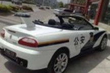 誰敢說中國的警車比國外的差？