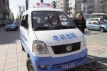 乘客可刷卡消費(fèi) 沈陽新能源出租車將綁定“一卡通”