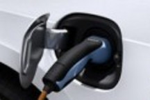 電動(dòng)車(chē)充電模式應(yīng)以充電還是換電為主？