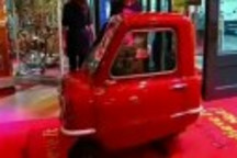 位于倫敦全球最小的電動汽車