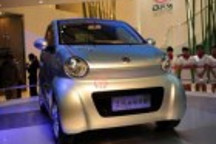 售價(jià)僅4萬(wàn)元 東風(fēng)EJ02電動(dòng)轎車年內(nèi)上市