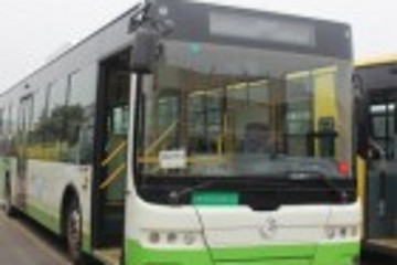 杭州新能源公交客车创新大赛雨中开锣