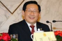 万钢：新能源汽车最大难题是协同发展