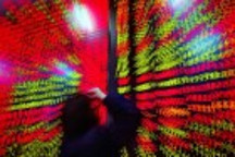 特斯拉旋风来袭 新能源车锂电重新归位