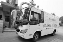 纯电动物流车在郑运营 最高时速达65公里