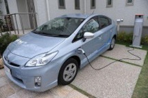 在美購(gòu)插電普銳斯混動(dòng)車獲5000美元獎(jiǎng)金