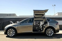 特斯拉7人座Model X電動(dòng)跨界車詳解