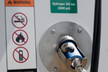 日本为普及燃料电池车 拟重审氢气储存罐材质标准