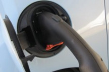 加州快充站将支持CHAdeMO和SAE标准 全美电动车适用