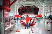 特斯拉Model S工廠揭秘 干凈到一塵不染