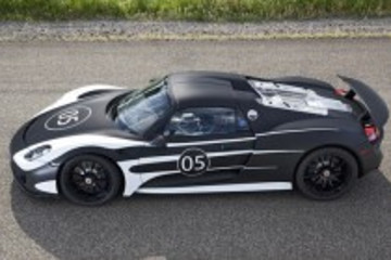 基于918 Spyder開發(fā) 保時捷將推混動超跑984