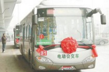 公交车推“自动挡”明年望率先在南京投入使用