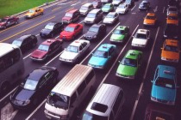 10年成就汽车生产中国速度 却难躲社会挑战