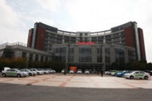 新能源汽车嘉年华上海启程 交大师生试乘试驾