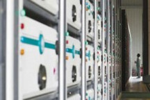 全國首座縣級城際電動汽車智能充電站開建