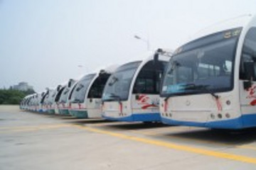 青岛将大规模更换电动车 30辆电动公交今上路