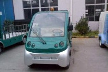 山東德州一混動(dòng)轎車(chē)發(fā)生自燃 駕駛員并未受傷