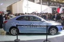 榮威550插電混動(dòng)廣州車展上市 面臨比亞迪秦挑戰(zhàn)