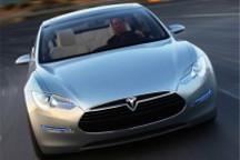 特斯拉建最大鋰電池廠 或引燃A股鋰電熱